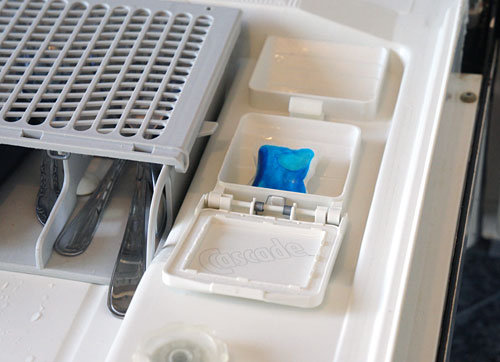 cascade completes dishwasher packs