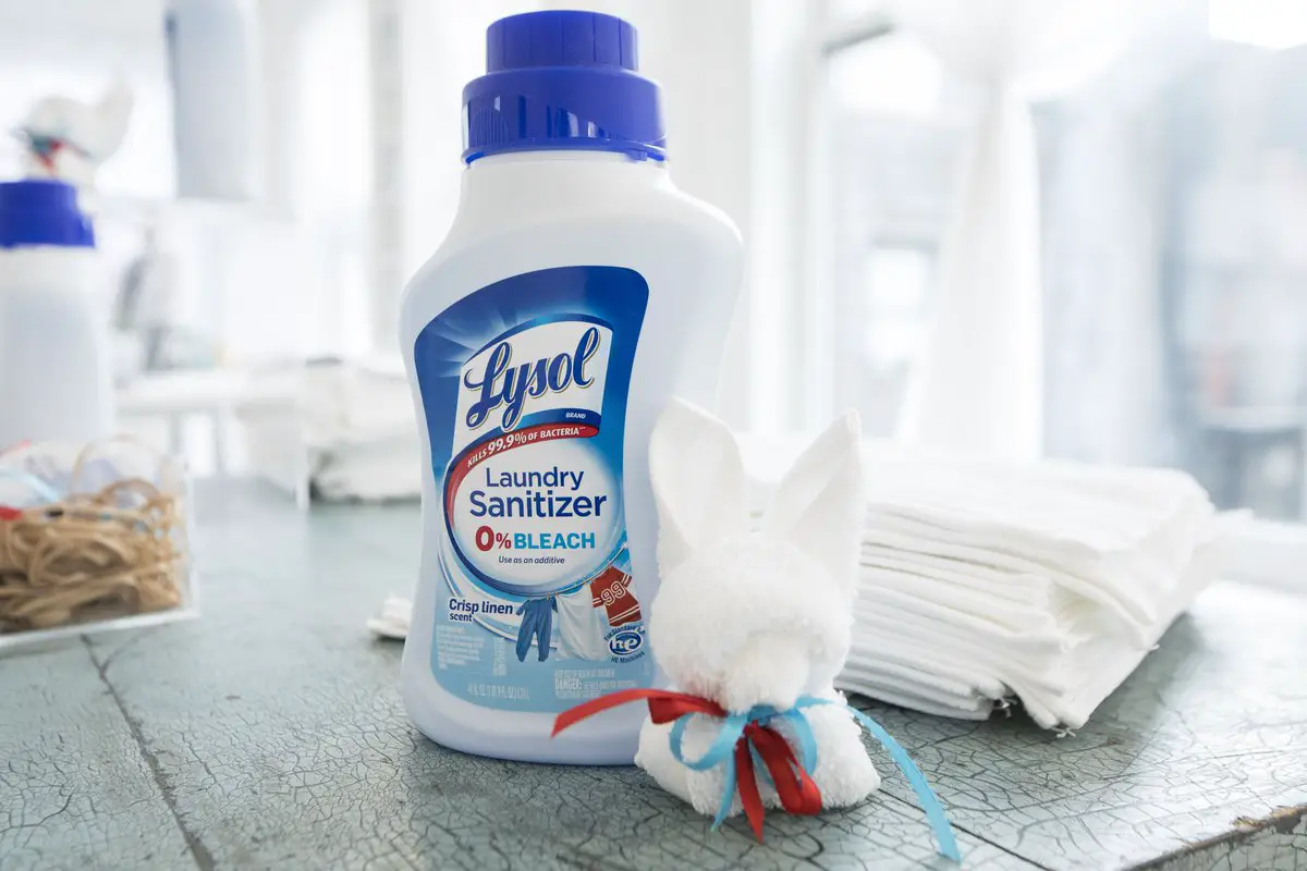 Lysol Laundry Sanitizer in Crisp Linen scent